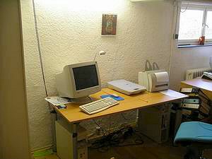 Der PC ist natürlich nur aus Datenschutzgründen ausgeschalten!